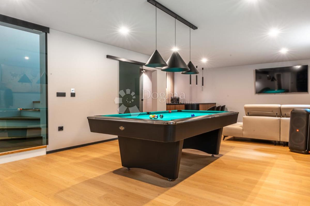 Hiša Dujmići, Kostrena, 295m2