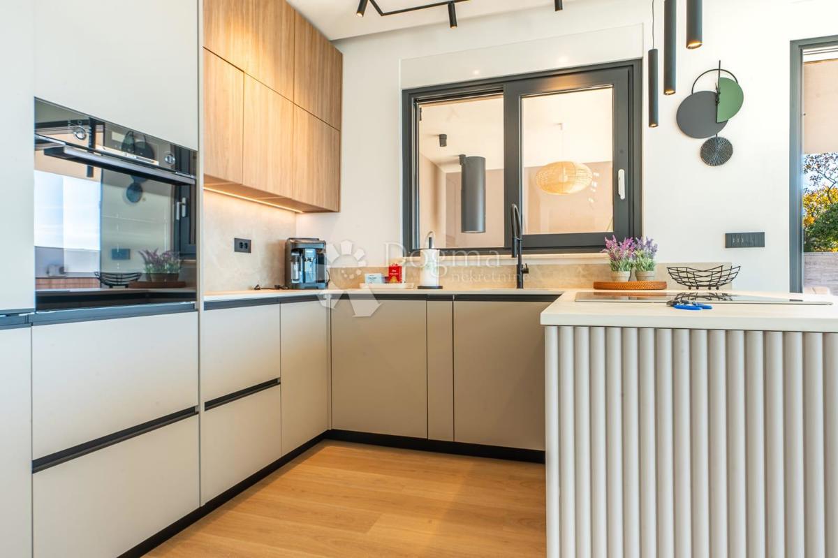 Hiša Dujmići, Kostrena, 295m2