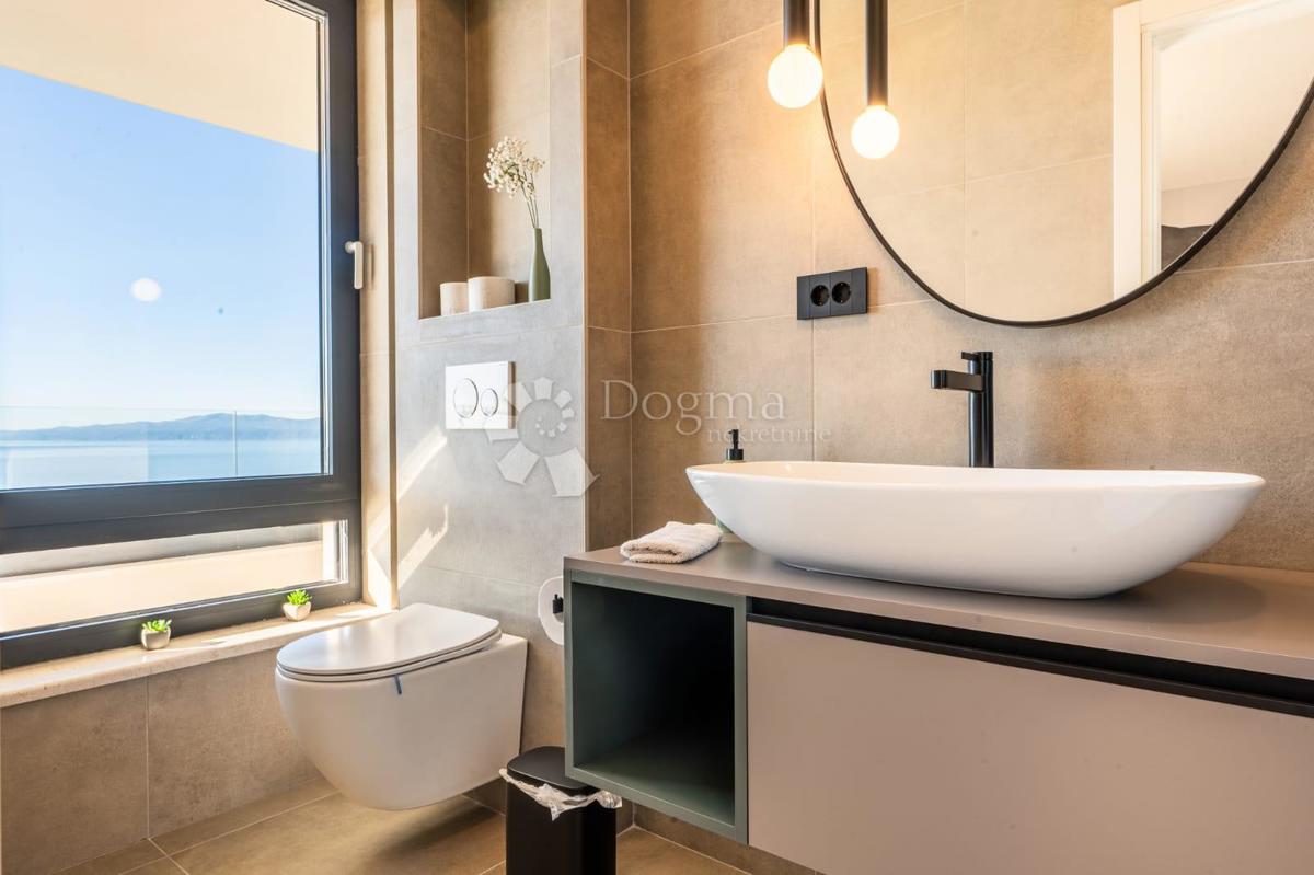 Hiša Dujmići, Kostrena, 295m2