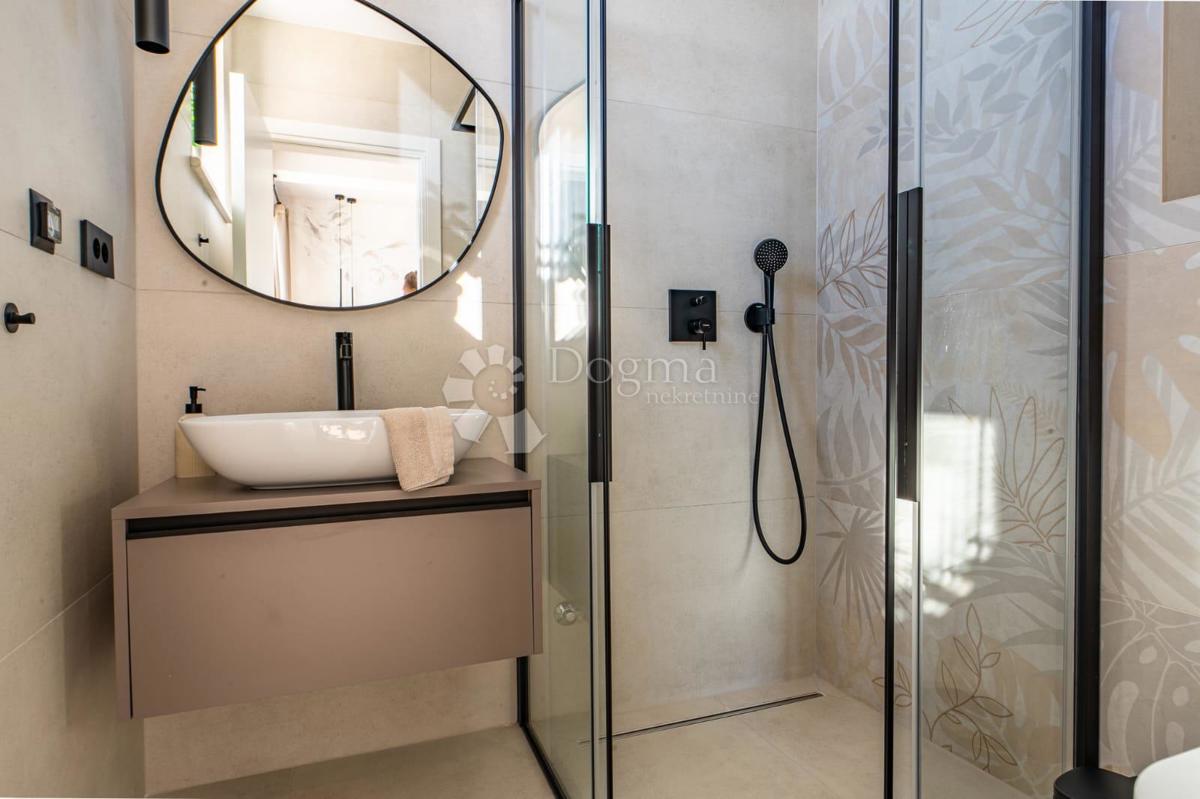 Hiša Dujmići, Kostrena, 295m2