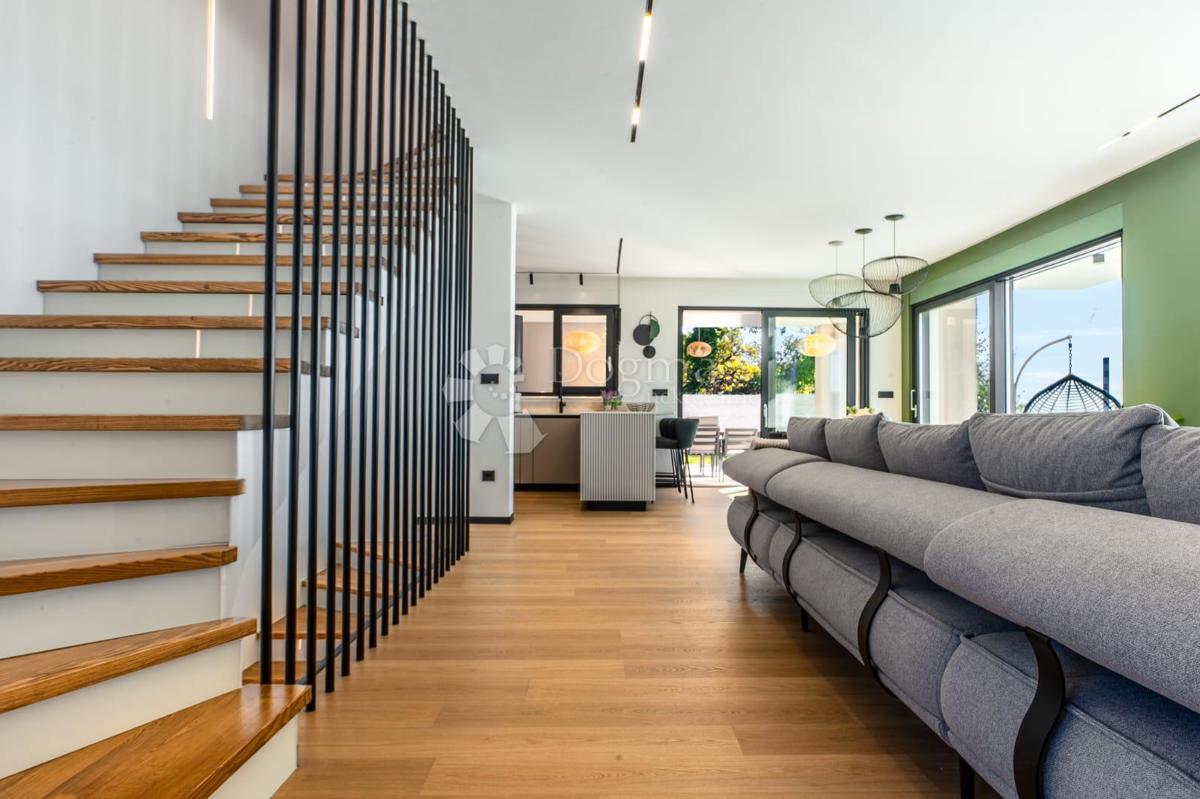 Hiša Dujmići, Kostrena, 295m2