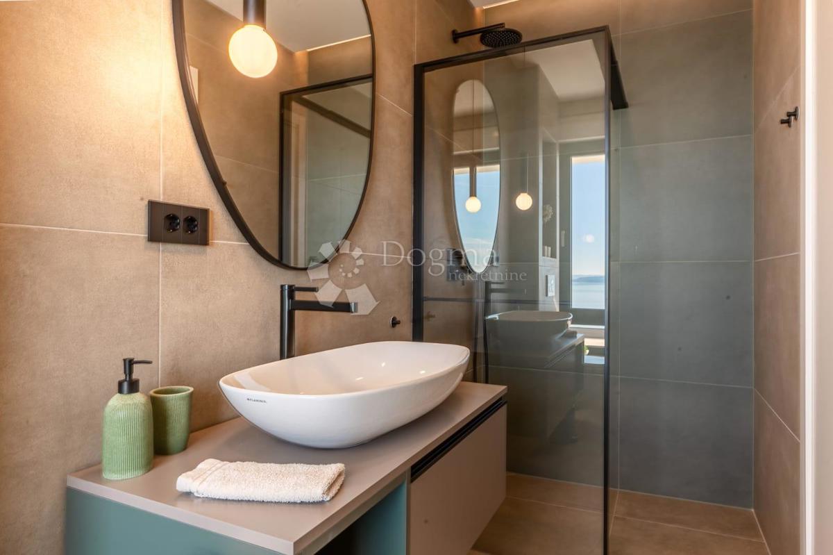 Hiša Dujmići, Kostrena, 295m2