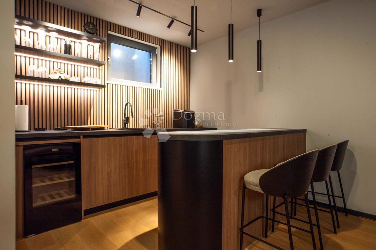 Hiša Dujmići, Kostrena, 295m2