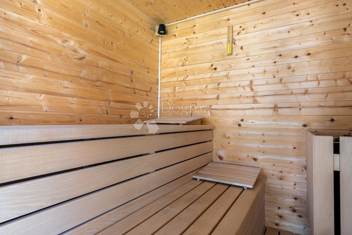 Hiša Dujmići, Kostrena, 295m2