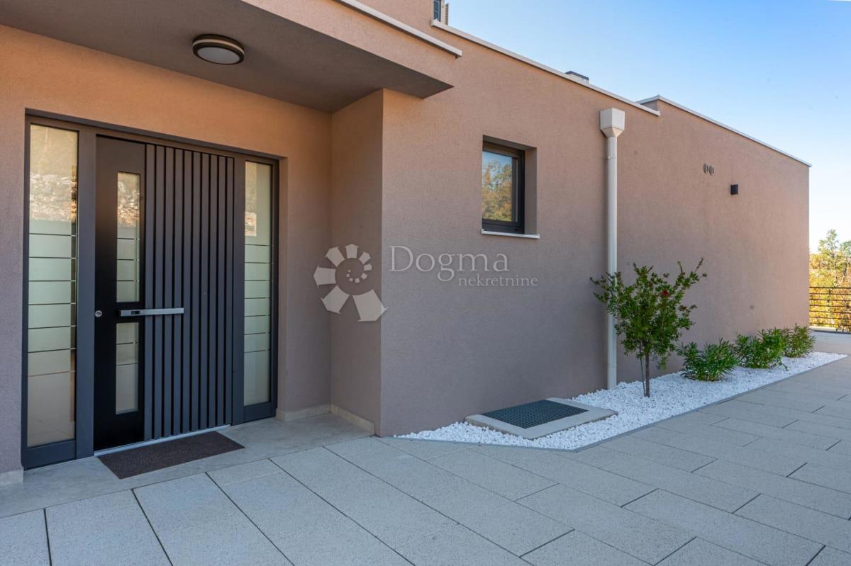 Hiša Dujmići, Kostrena, 295m2