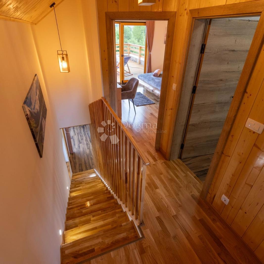 Hiša Bukovac Perušićki, Perušić, 125m2