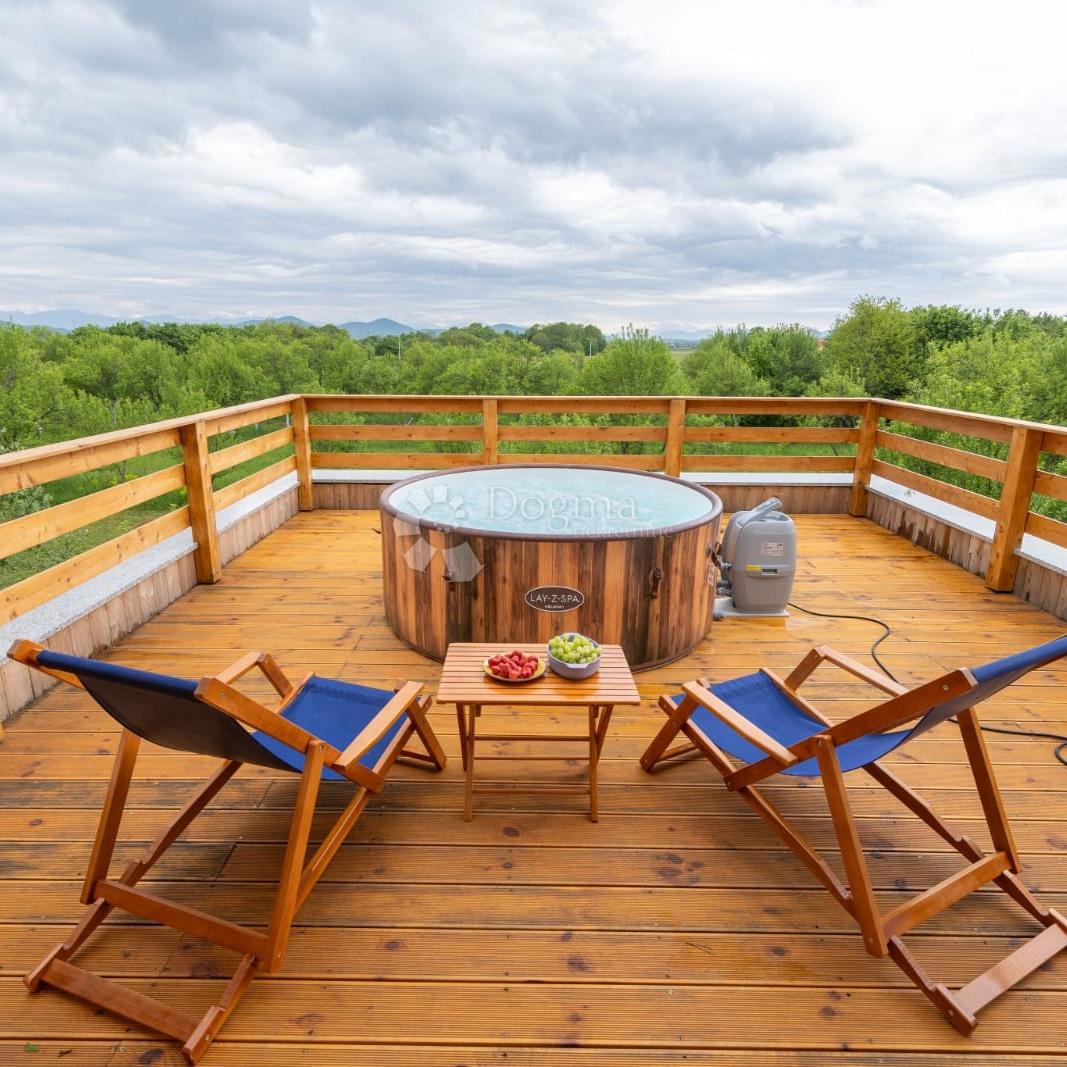 Hiša Bukovac Perušićki, Perušić, 125m2