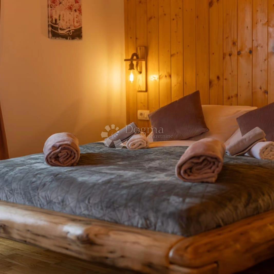 Hiša Bukovac Perušićki, Perušić, 125m2