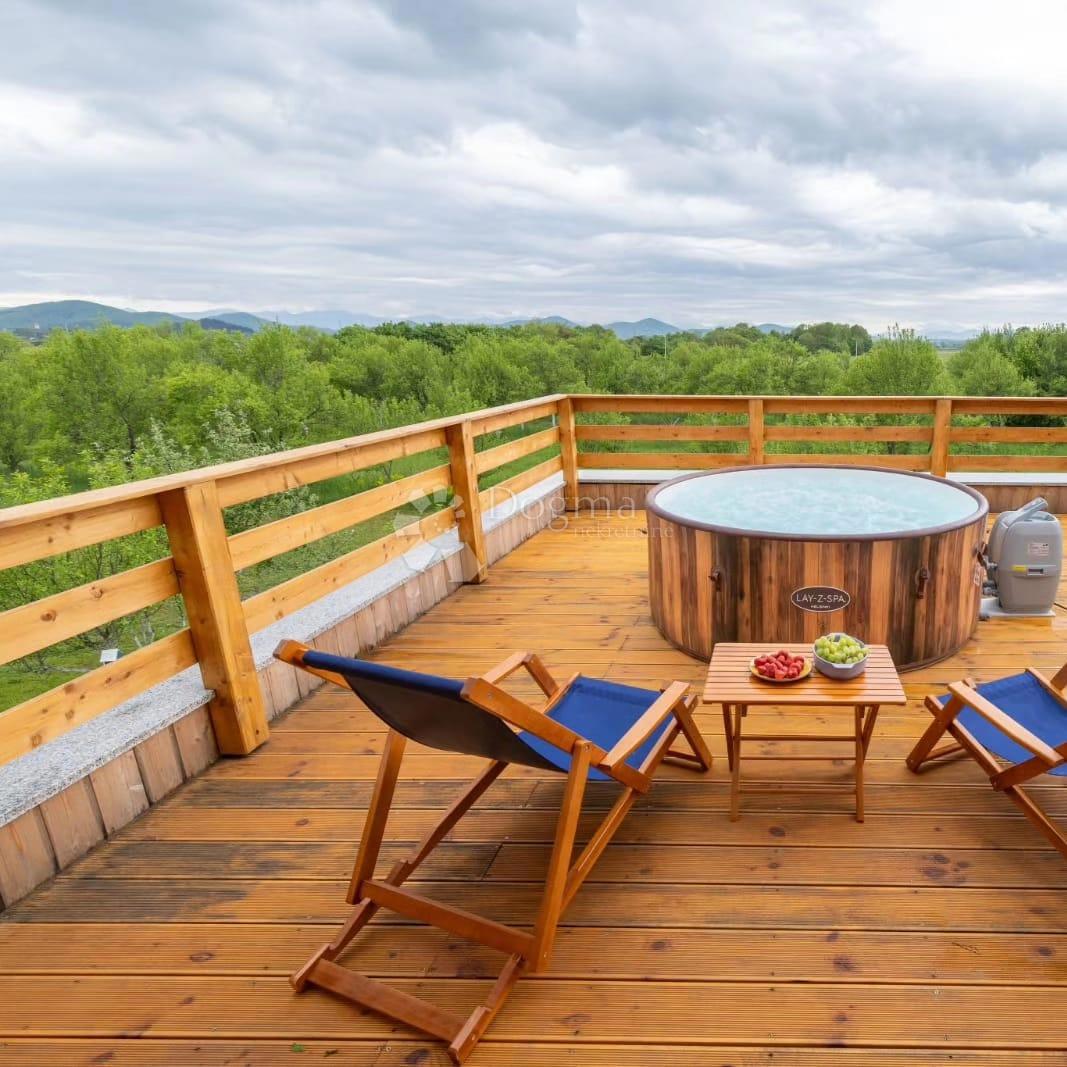 Hiša Bukovac Perušićki, Perušić, 125m2