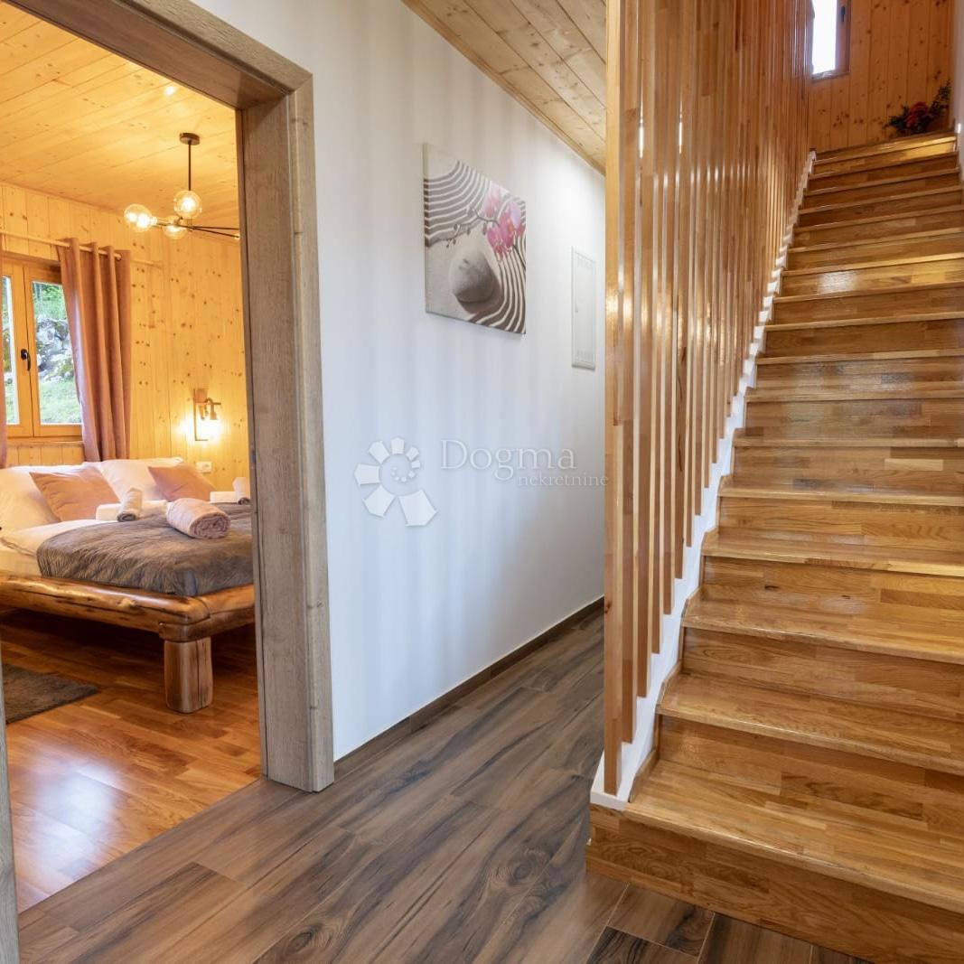 Hiša Bukovac Perušićki, Perušić, 125m2