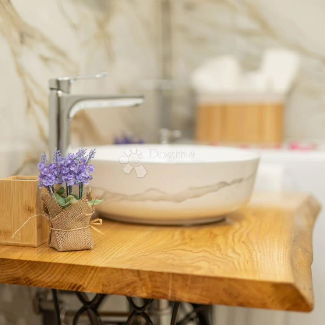 Hiša Bukovac Perušićki, Perušić, 125m2