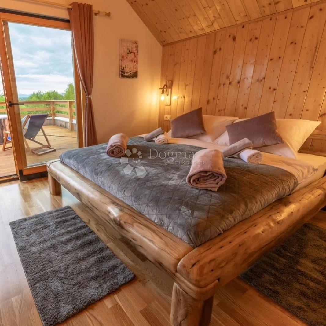 Hiša Bukovac Perušićki, Perušić, 125m2