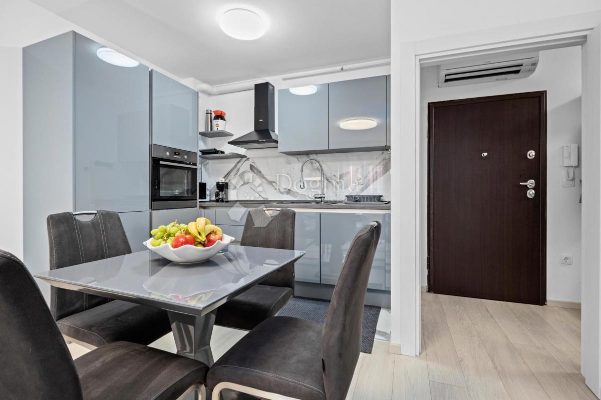 Stanovanje Centar, Pula, 55m2