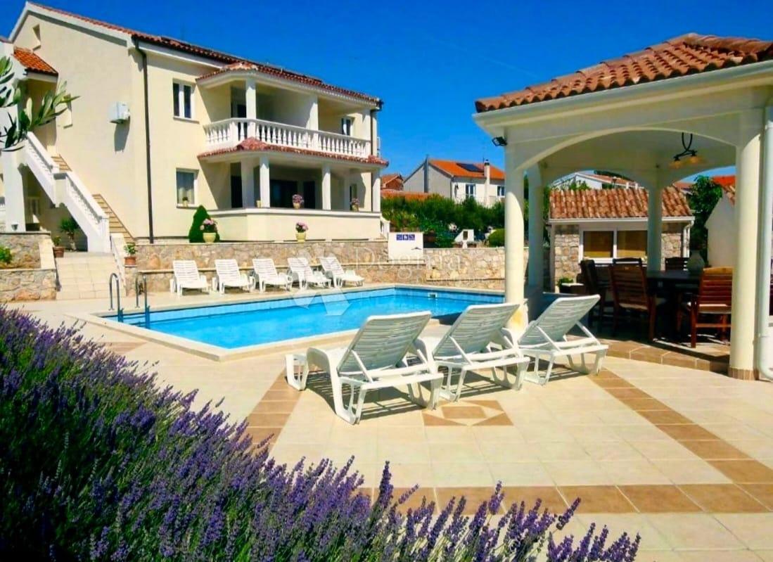 Hiša Tribunj, 548m2