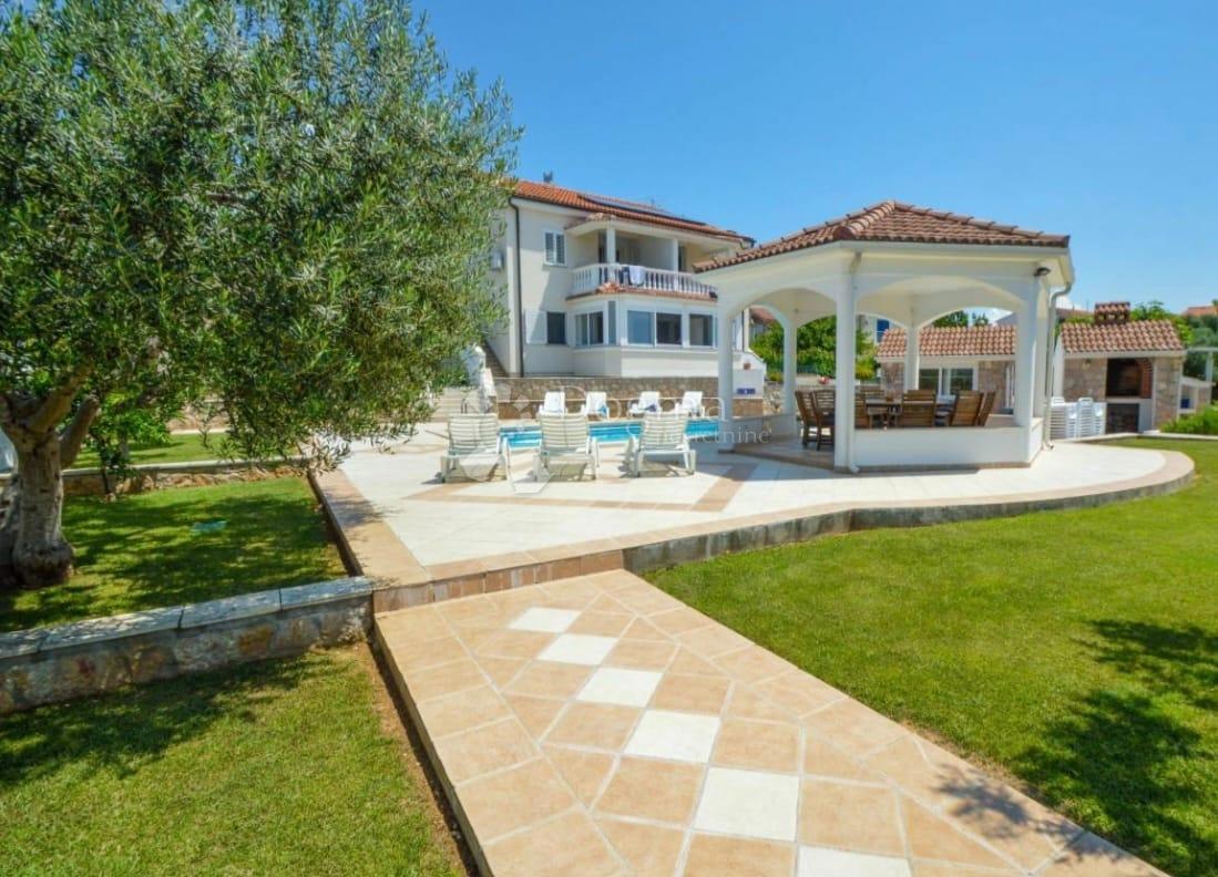 Hiša Tribunj, 548m2