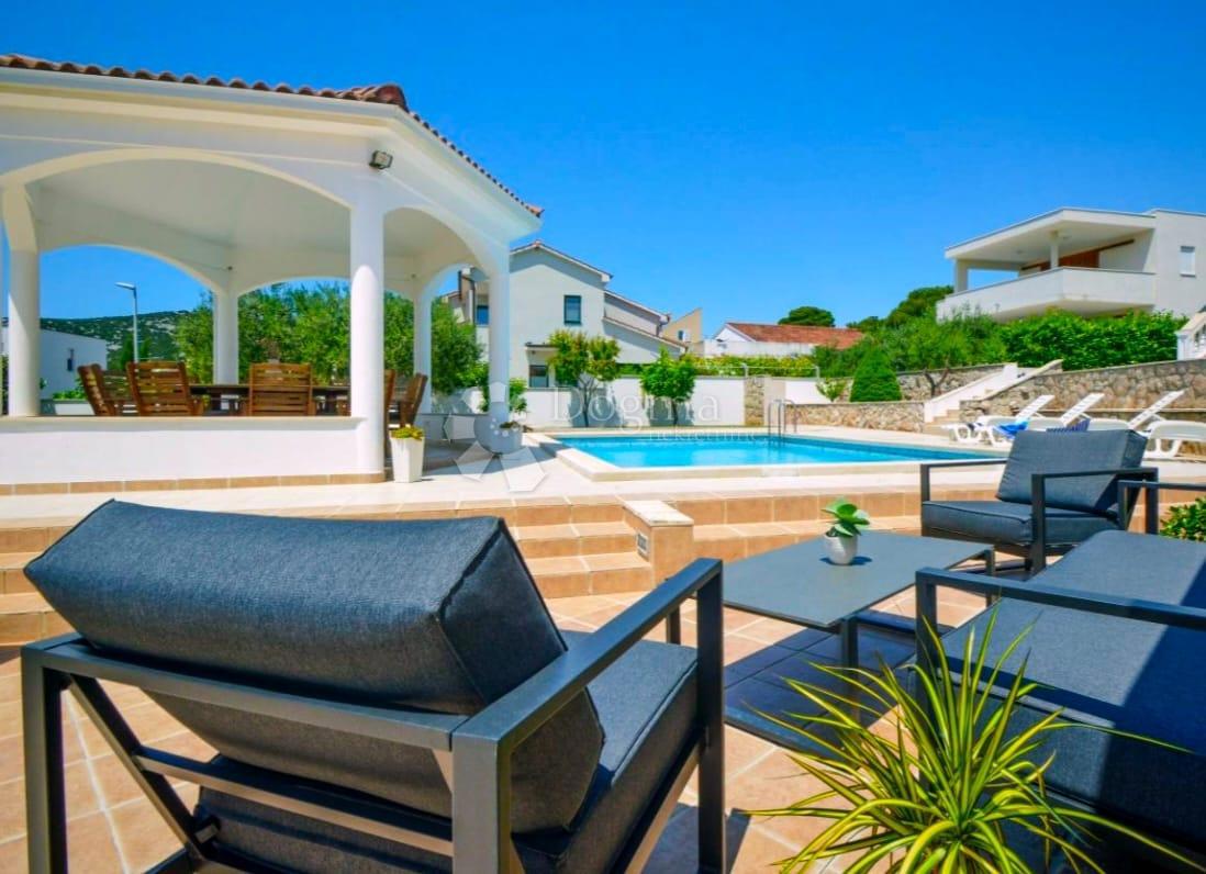 Hiša Tribunj, 548m2