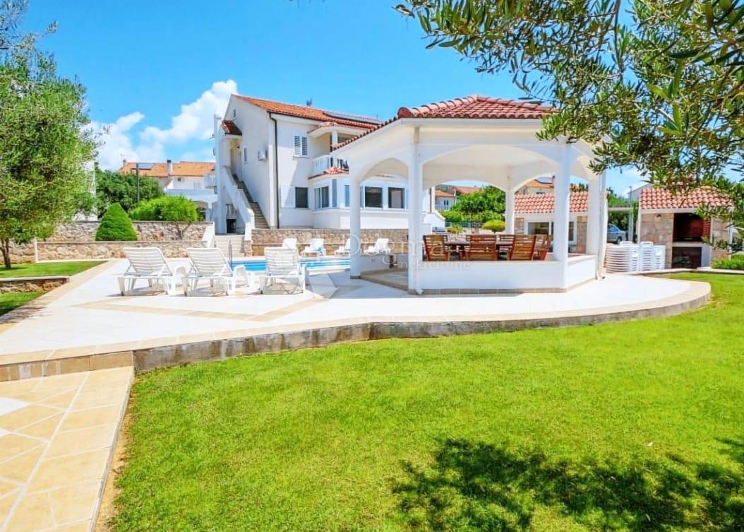 Hiša Tribunj, 548m2