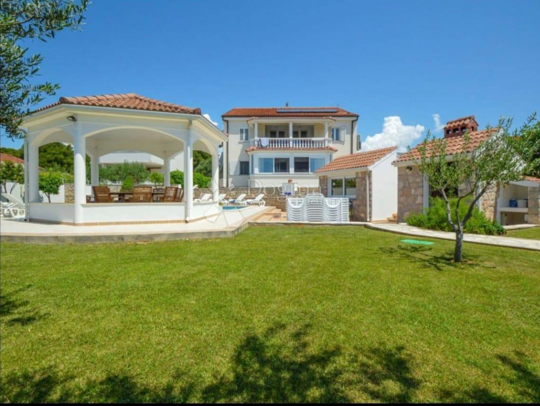 Hiša Tribunj, 548m2