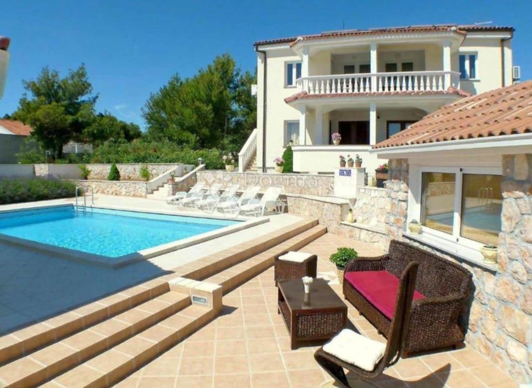 Hiša Tribunj, 548m2