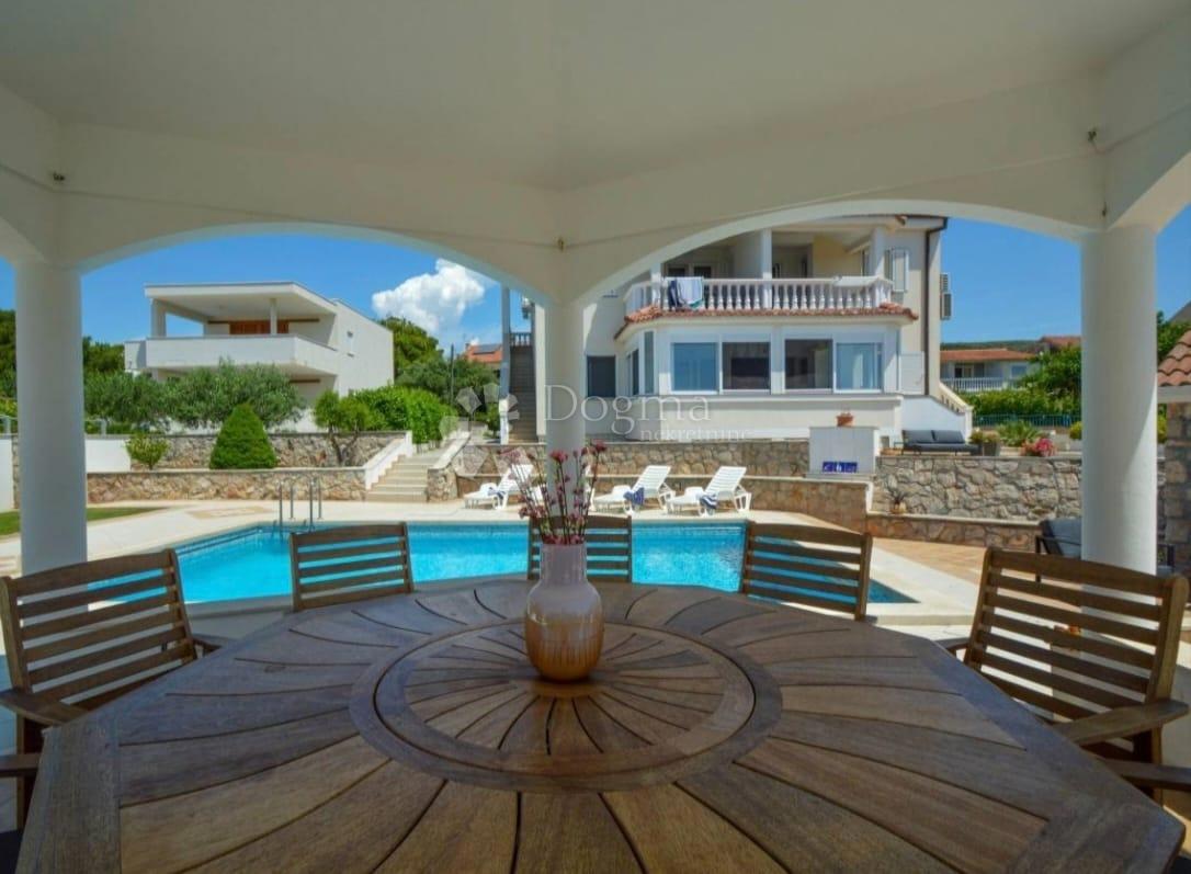 Hiša Tribunj, 548m2