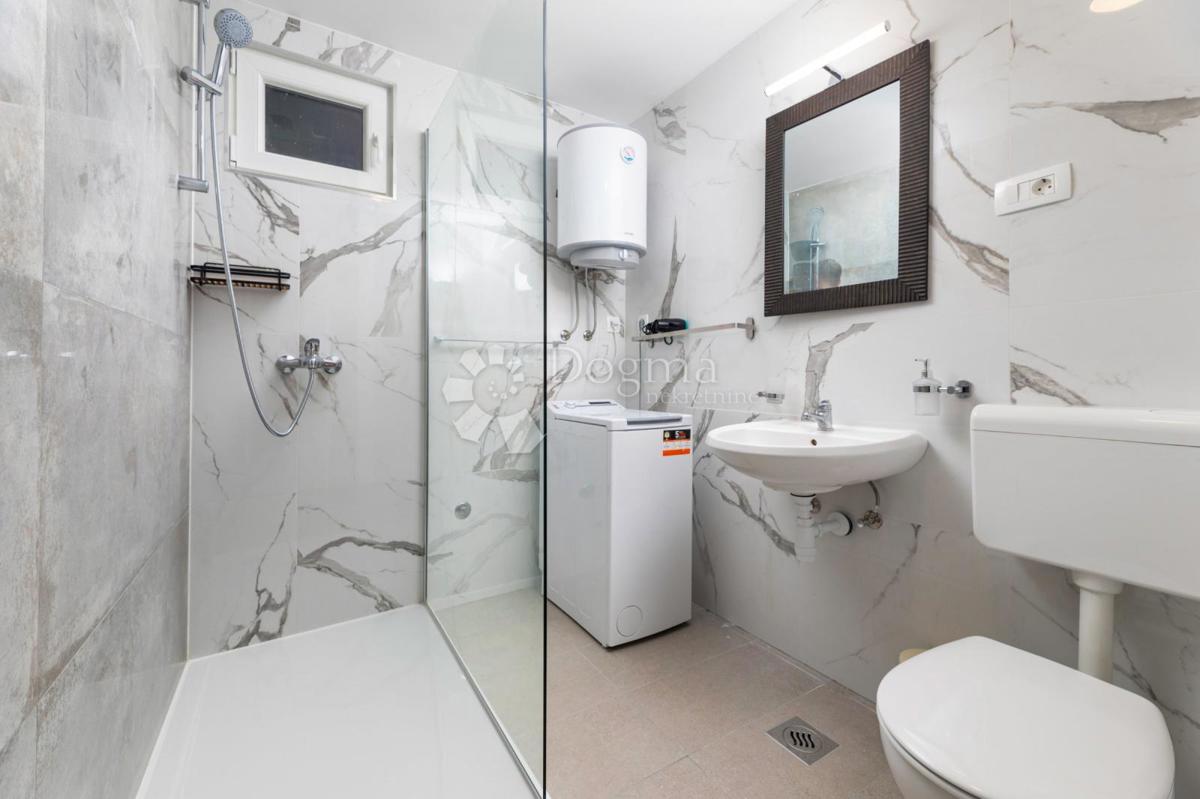 Hiša Povile, Novi Vinodolski, 250m2