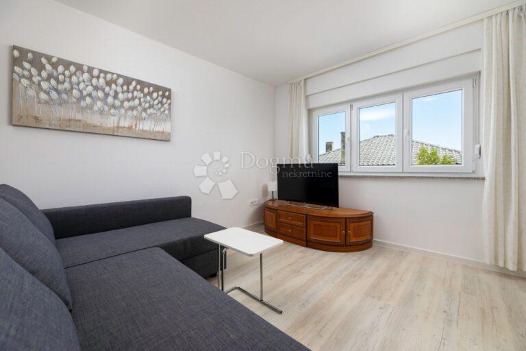 Hiša Povile, Novi Vinodolski, 250m2