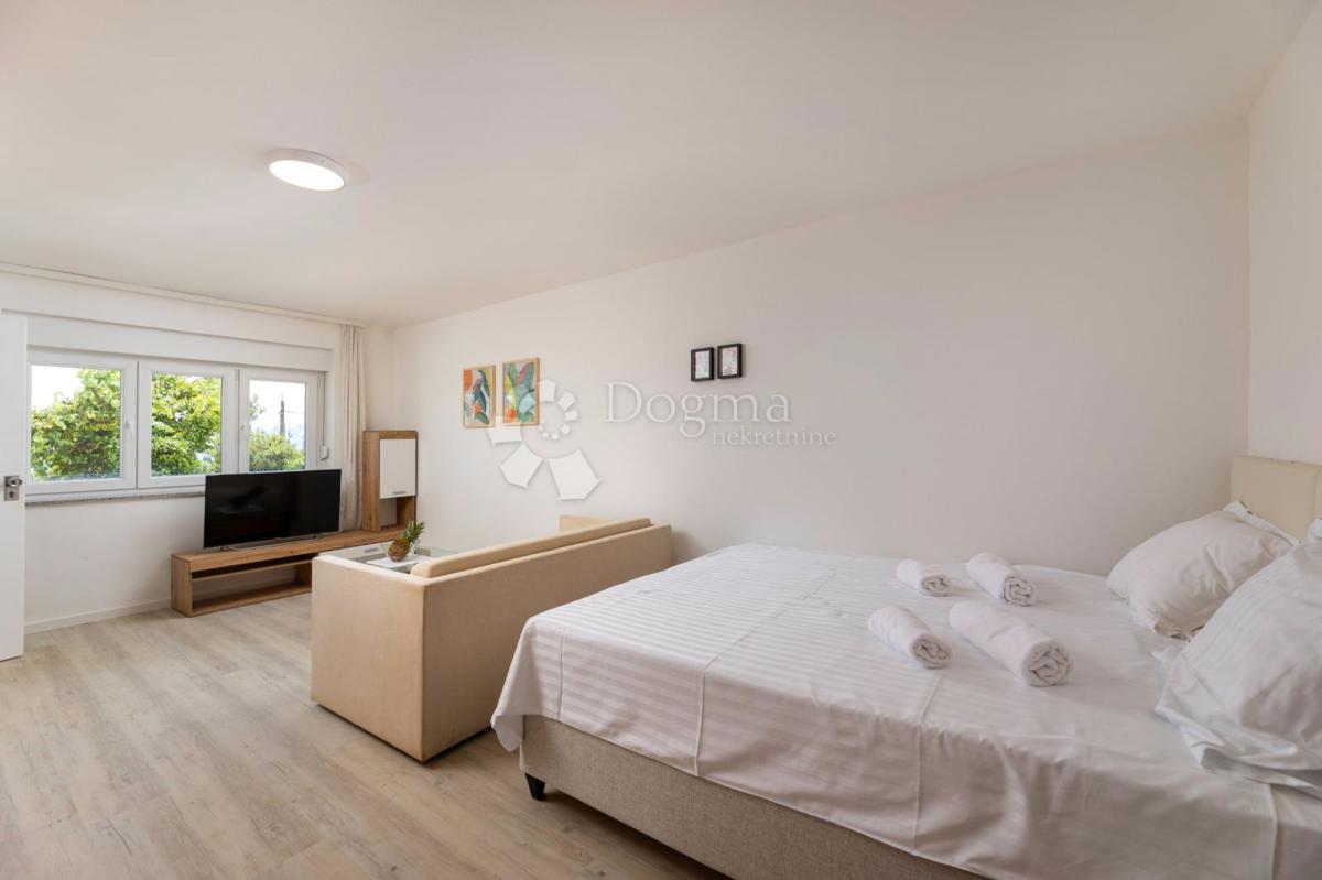 Hiša Povile, Novi Vinodolski, 250m2