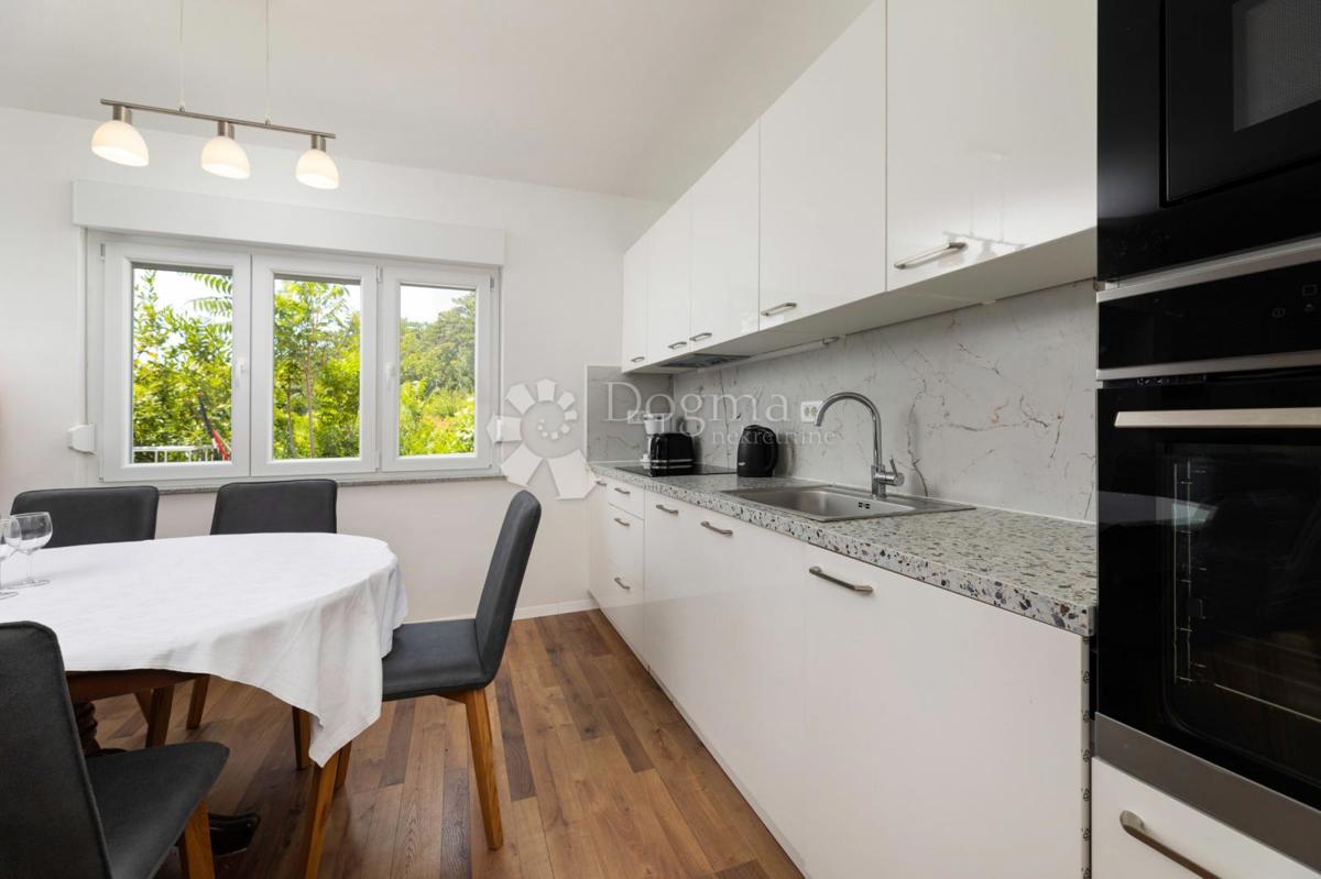 Hiša Povile, Novi Vinodolski, 250m2