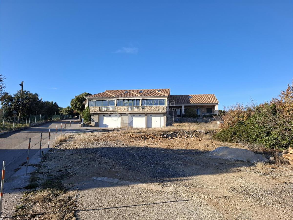 Hiša Posedarje, 500m2