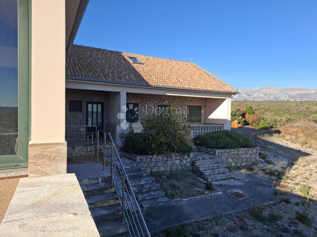 Hiša Posedarje, 500m2