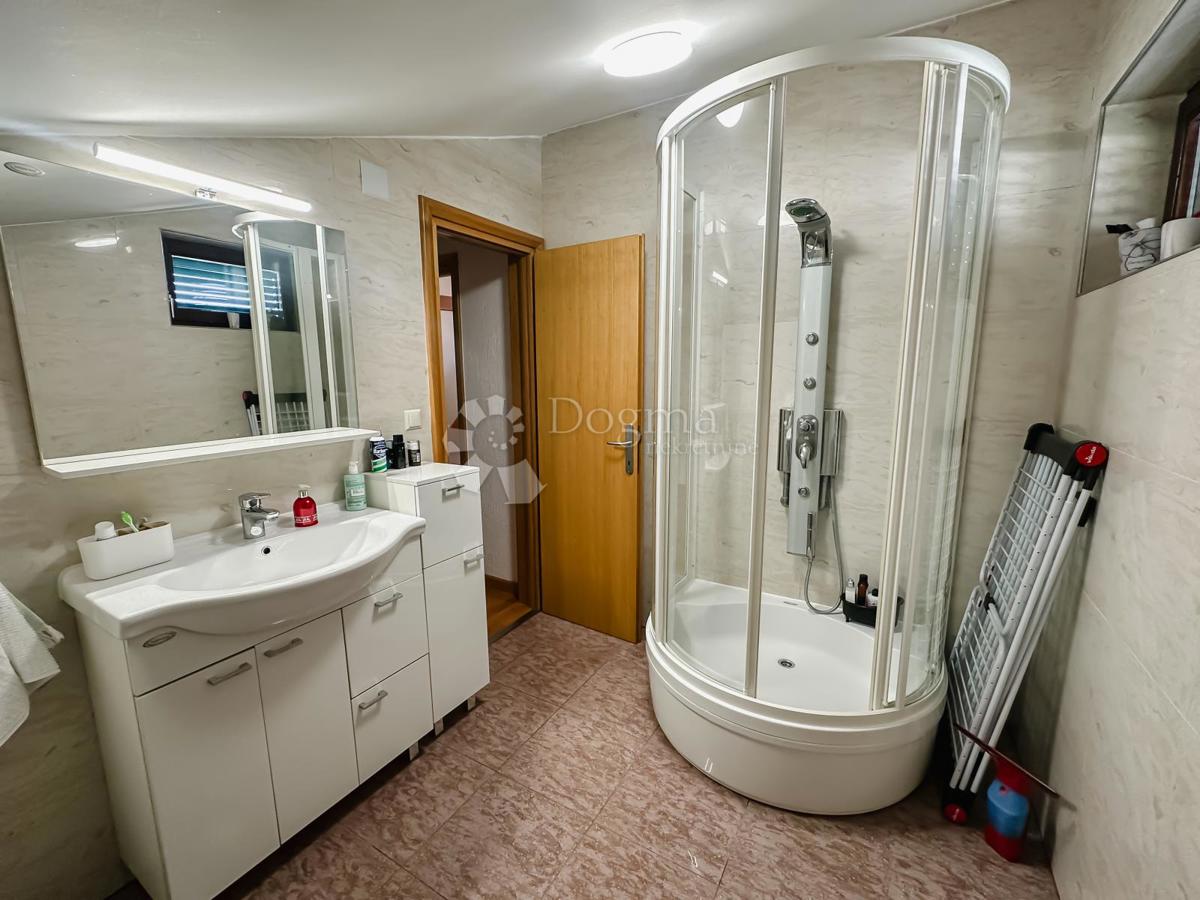 Stanovanje Crnica, Šibenik, 251,93m2