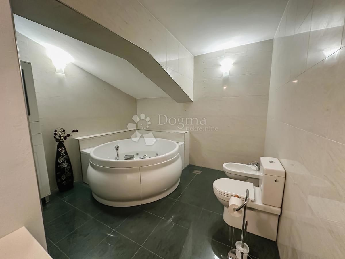 Stanovanje Crnica, Šibenik, 251,93m2