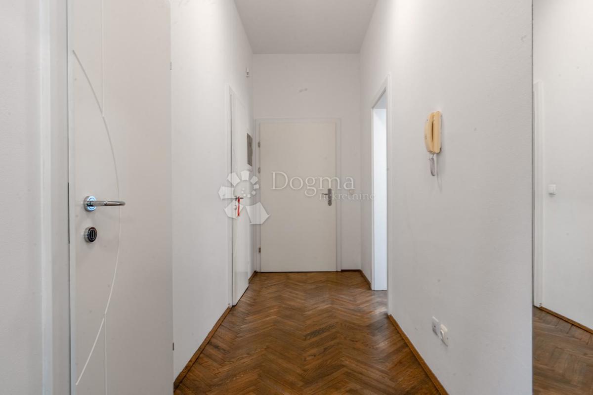 Stanovanje Centar, Rijeka, 66,86m2