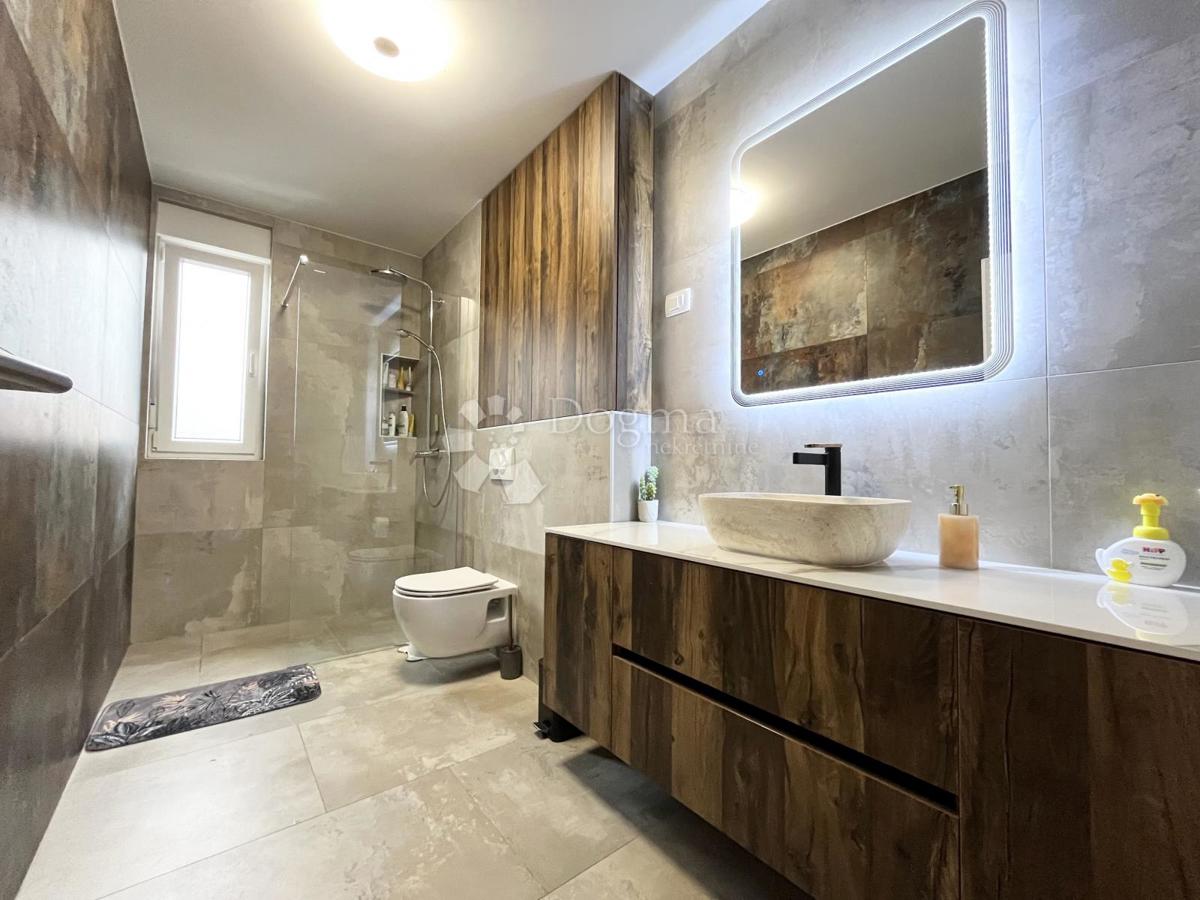 Stanovanje Novigrad, Novigrad, Novigrad, Istarska županija, 82,02m2