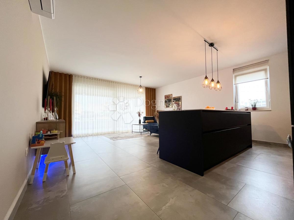 Stanovanje Novigrad, Novigrad, Novigrad, Istarska županija, 82,02m2