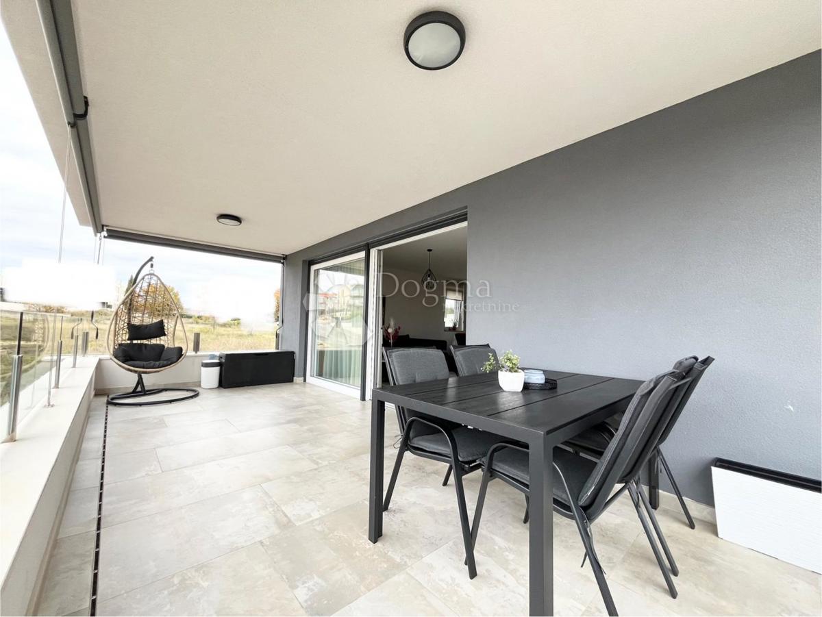 Stanovanje Novigrad, Novigrad, Novigrad, Istarska županija, 82,02m2