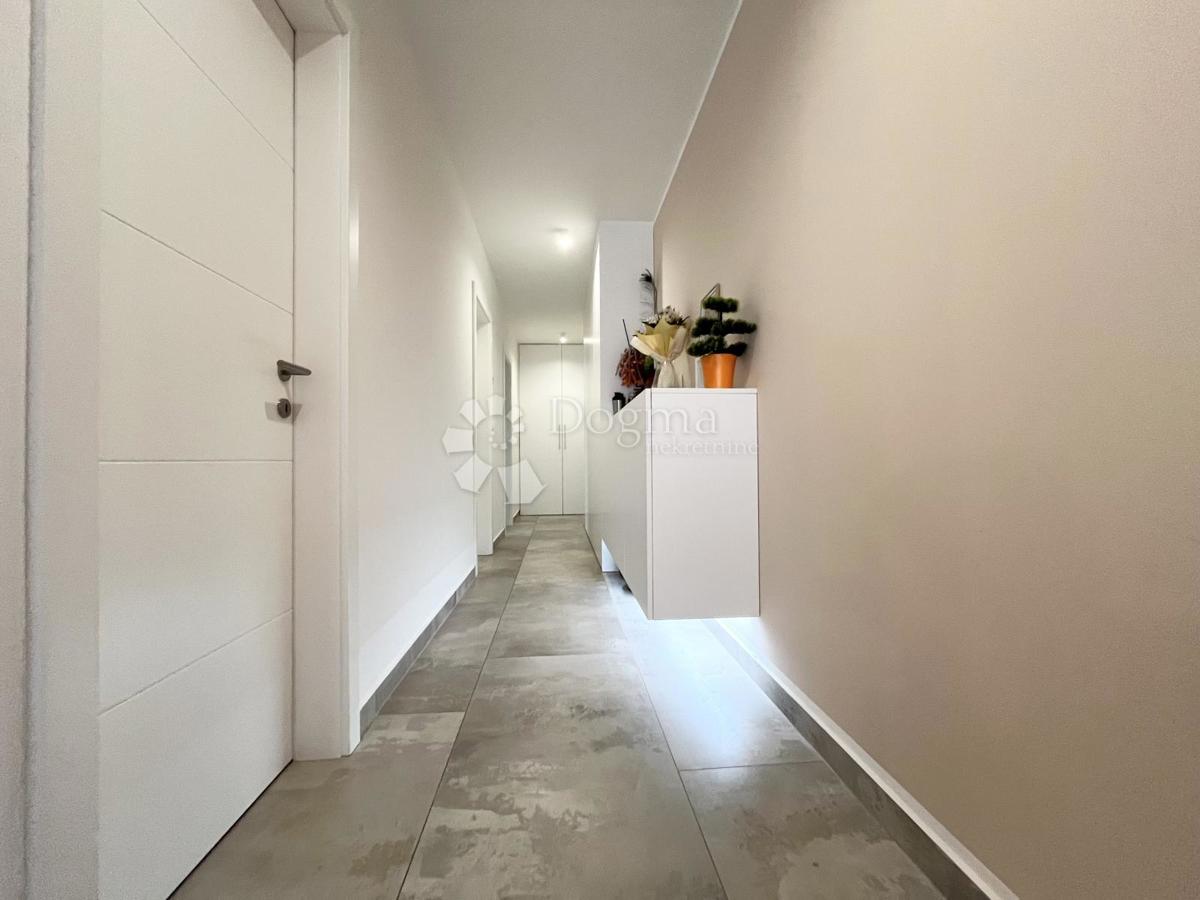 Stanovanje Novigrad, Novigrad, Novigrad, Istarska županija, 82,02m2