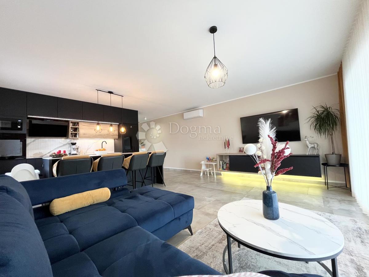 Stanovanje Novigrad, Novigrad, Novigrad, Istarska županija, 82,02m2