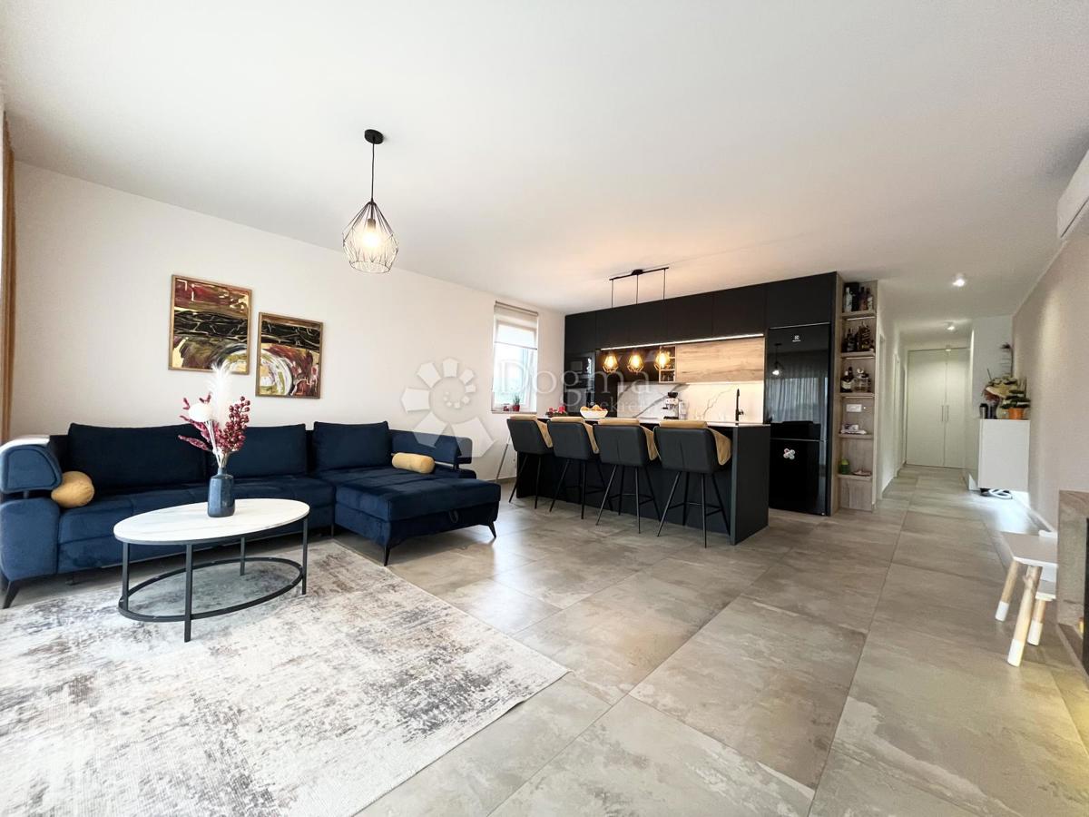 Stanovanje Novigrad, Novigrad, Novigrad, Istarska županija, 82,02m2