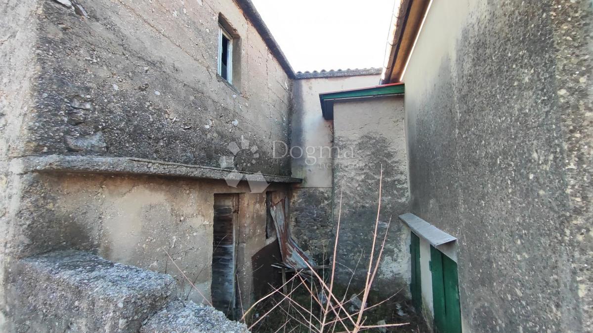 Hiša Jelenje, 226m2