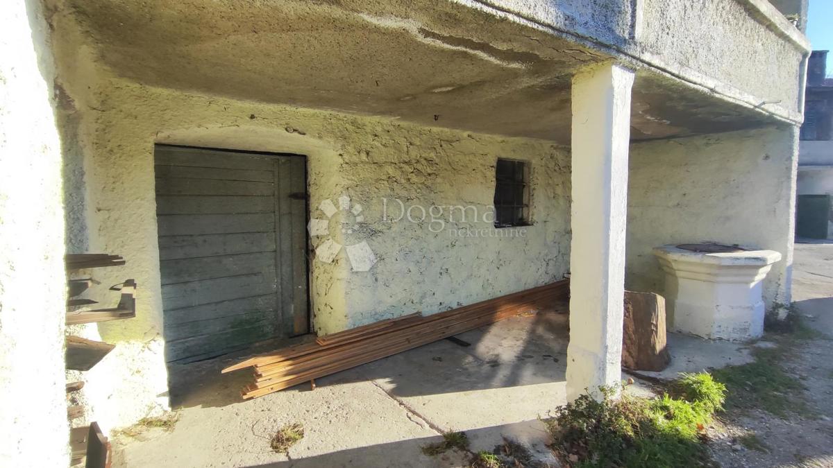 Hiša Jelenje, 226m2