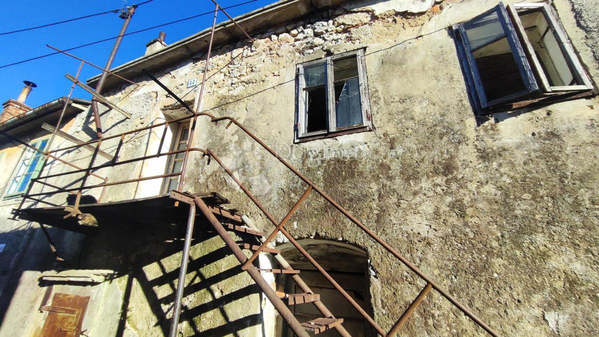 Hiša Jelenje, 226m2