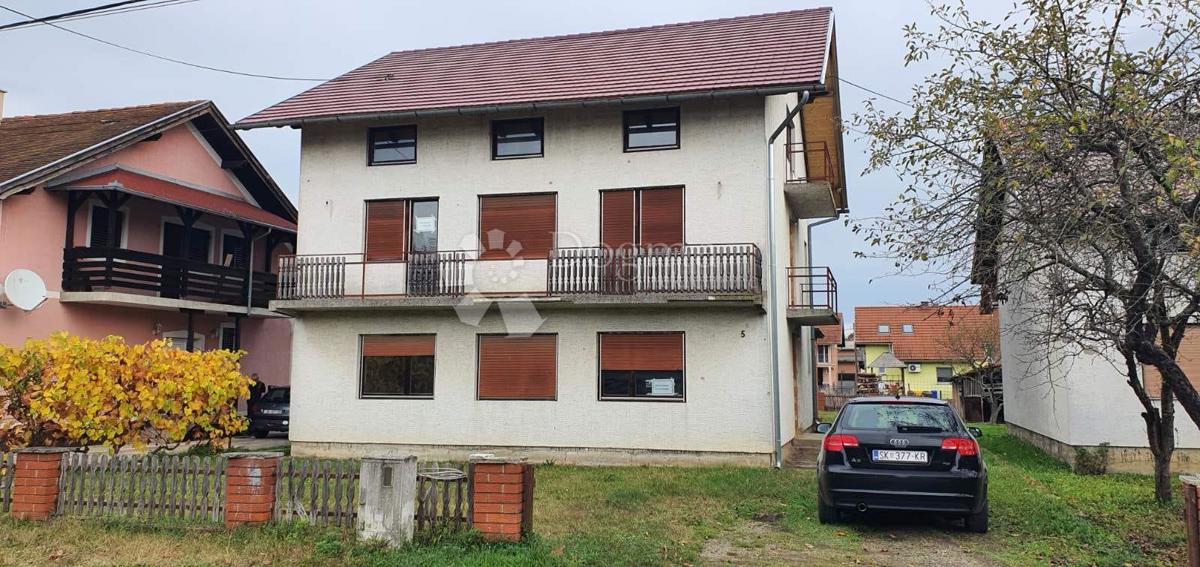 Hiša Begovići, Petrinja, 330m2