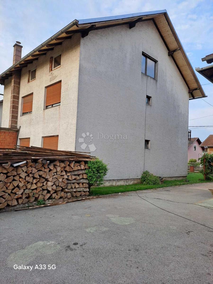 Hiša Begovići, Petrinja, 330m2