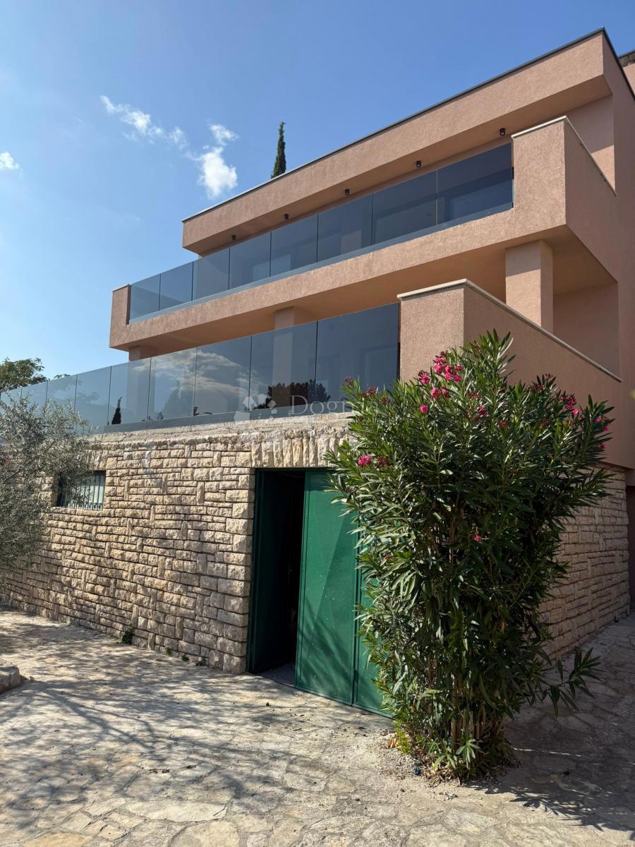 Apartma Maslenica, Jasenice, 119,83m2