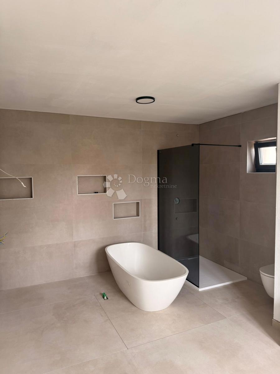 Apartma Maslenica, Jasenice, 119,83m2