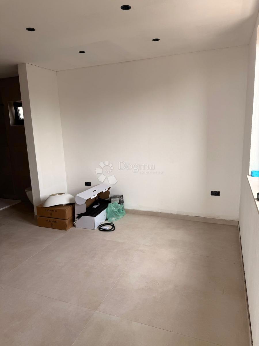 Apartma Maslenica, Jasenice, 119,83m2