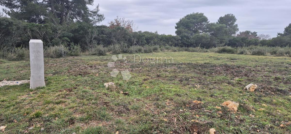 Zazidljivo zemljišče Monteserpo - Komunal, Pula, 700m2