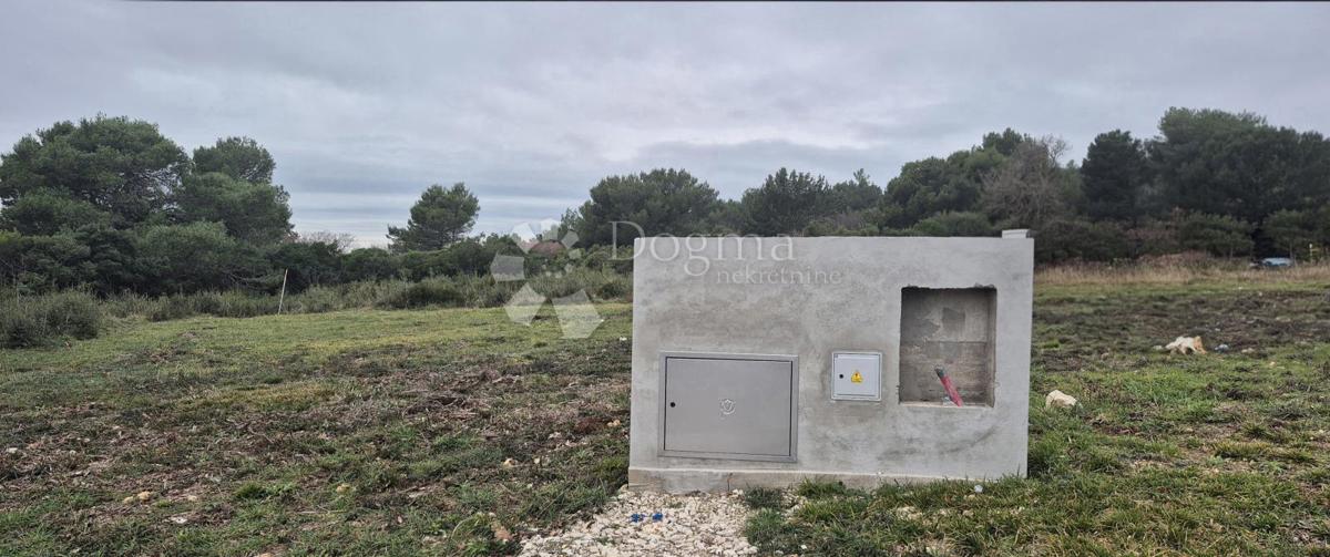 Zazidljivo zemljišče Monteserpo - Komunal, Pula, 700m2