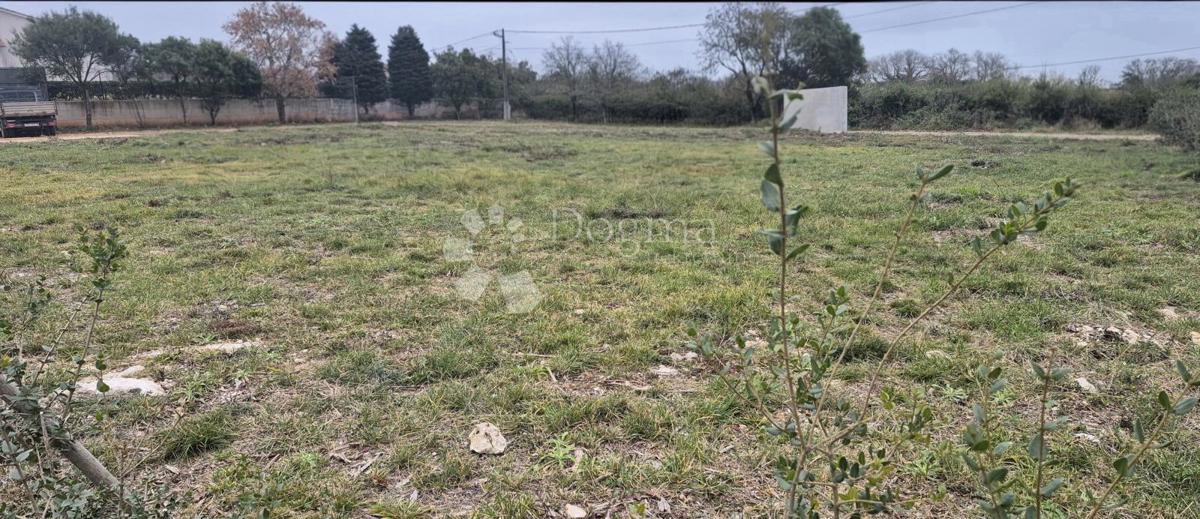 Zazidljivo zemljišče Monteserpo - Komunal, Pula, 700m2